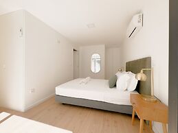 Vibrant Host-Campo 24