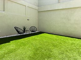 Vibrant Host-Campo 24