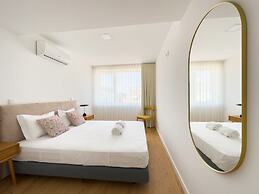 Vibrant Host-Campo 24
