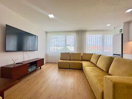 Vibrant Host-Campo 24