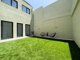 Vibrant Host-Campo 24