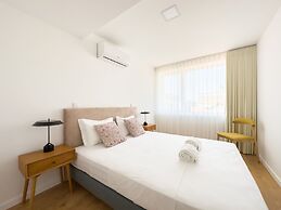 Vibrant Host-Campo 24