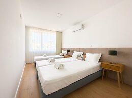 Vibrant Host-Campo 24