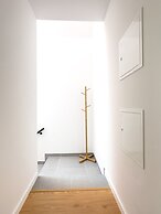 Vibrant Host-Campo 24