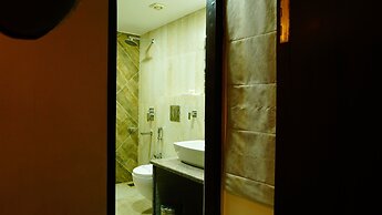 Hotel Golden Laurel Inn