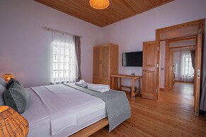 Muhtar Hotel