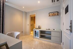 Muhtar Hotel