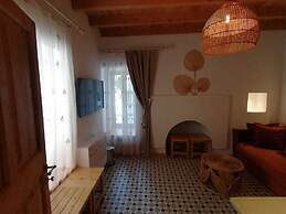 Muhtar Hotel