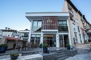 Muhtar Hotel