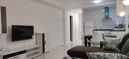 APARTAMENTO ENTRE SALINES Y PLAYA