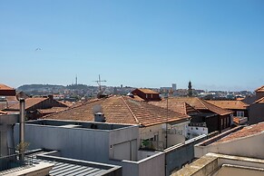 Liiiving - Downtown Balcony Apartment