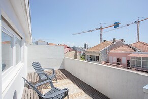 Liiiving - Downtown Balcony Apartment