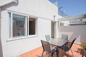 Liiiving - Downtown Balcony Apartment