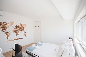 Liiiving - Downtown Balcony Apartment