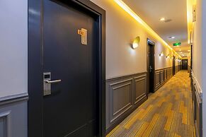 The Great Airport Hotel & Restaurant