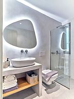 Paros Gem