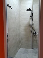 Karvi Hostel & Suites