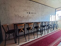 Karvi Hostel & Suites