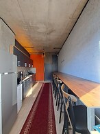 Karvi Hostel & Suites