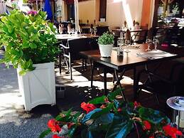 Hôtel Restaurant Les Marronniers