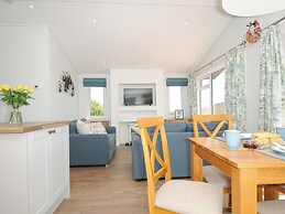 Midway Lodge