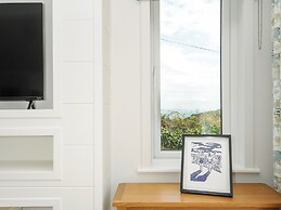 Midway Lodge
