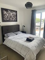 Apartment Sleeps 4 With Free Parking