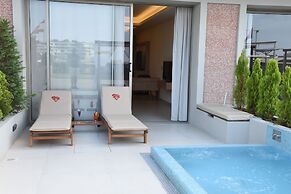 Saint Georges Hotel & Resort