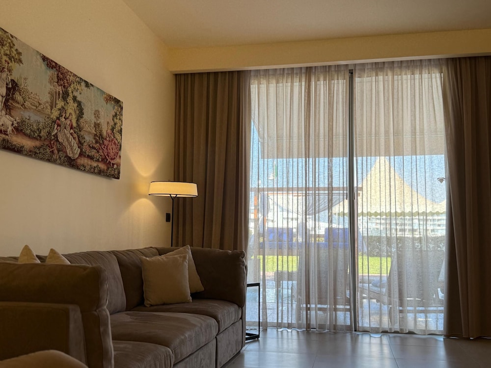 Saint Georges Hotel & Resort