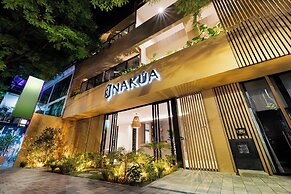 Nakúa Stay + Work