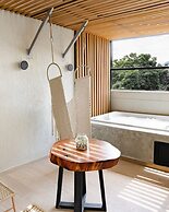 Nakúa Stay + Work