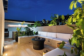 Nakúa Stay + Work