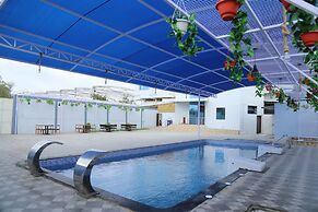 Vadpadraka Hotel and Resort