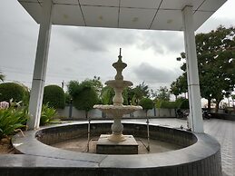 Vadpadraka Hotel and Resort