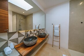 Villa RIZR - Industrial 3BR villa