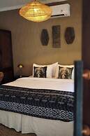 Hani Hideaway