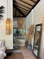 Hani Hideaway