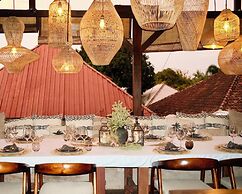 Hani Hideaway