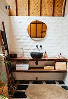 Hani Hideaway