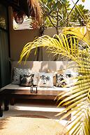 Hani Hideaway