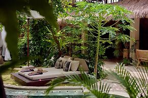 Hani Hideaway