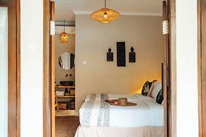 Hani Hideaway