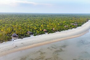 Simply Saadani Camp
