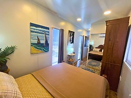 Zanzibar Beach House- West