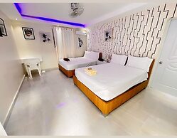 Hotel 1325