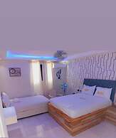 Hotel 1325