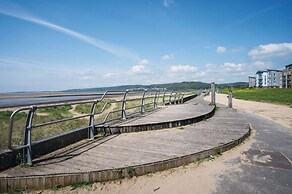 Beach View - 2 Bed Apartment - Llanelli