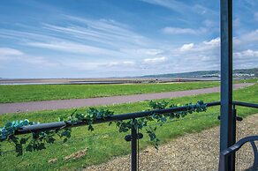 Beach View - 2 Bed Apartment - Llanelli