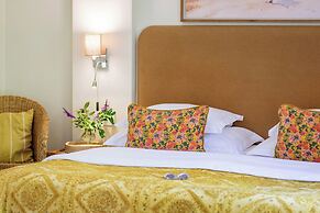 5 Seasons Guesthouse