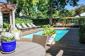 5 Seasons Guesthouse